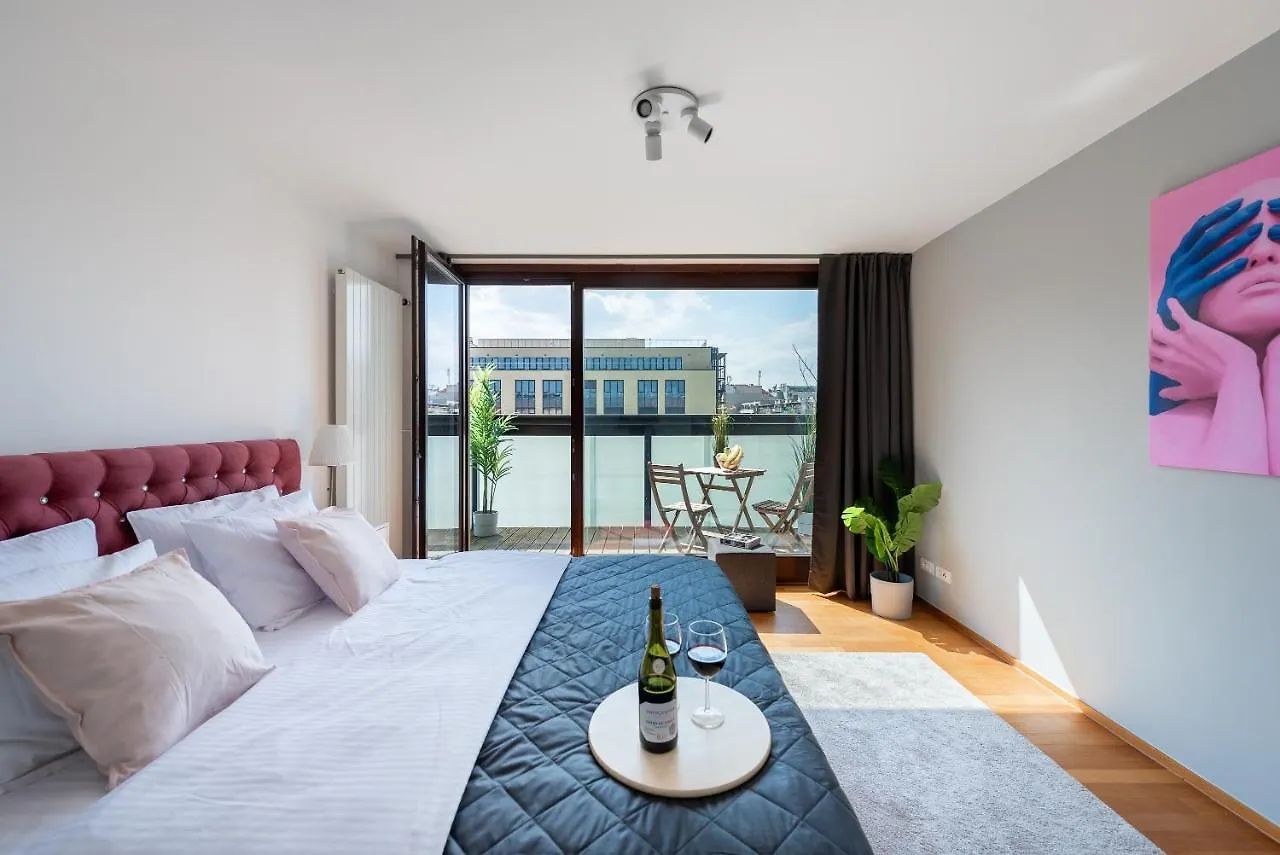 Apartment With 4 Bedrooms Prag