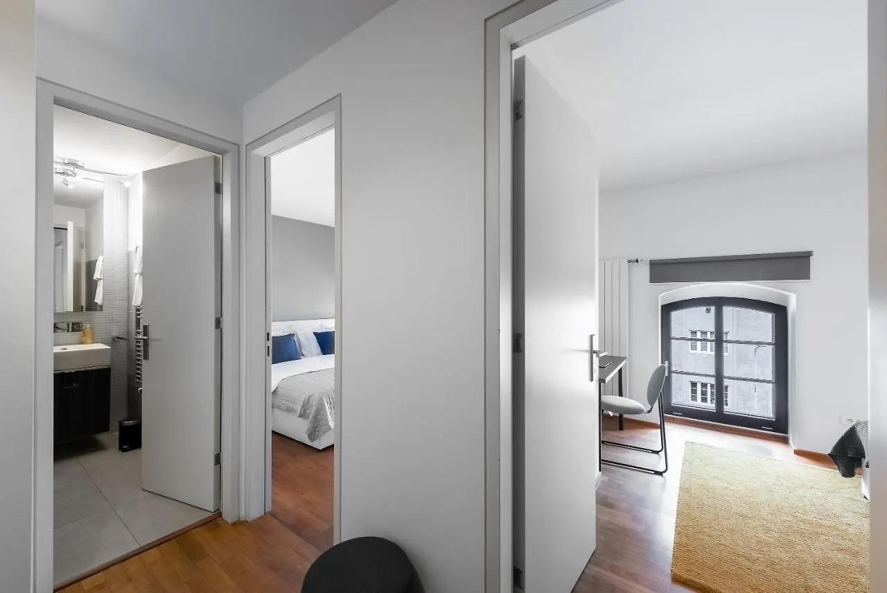 Apartment With 4 Bedrooms Prag