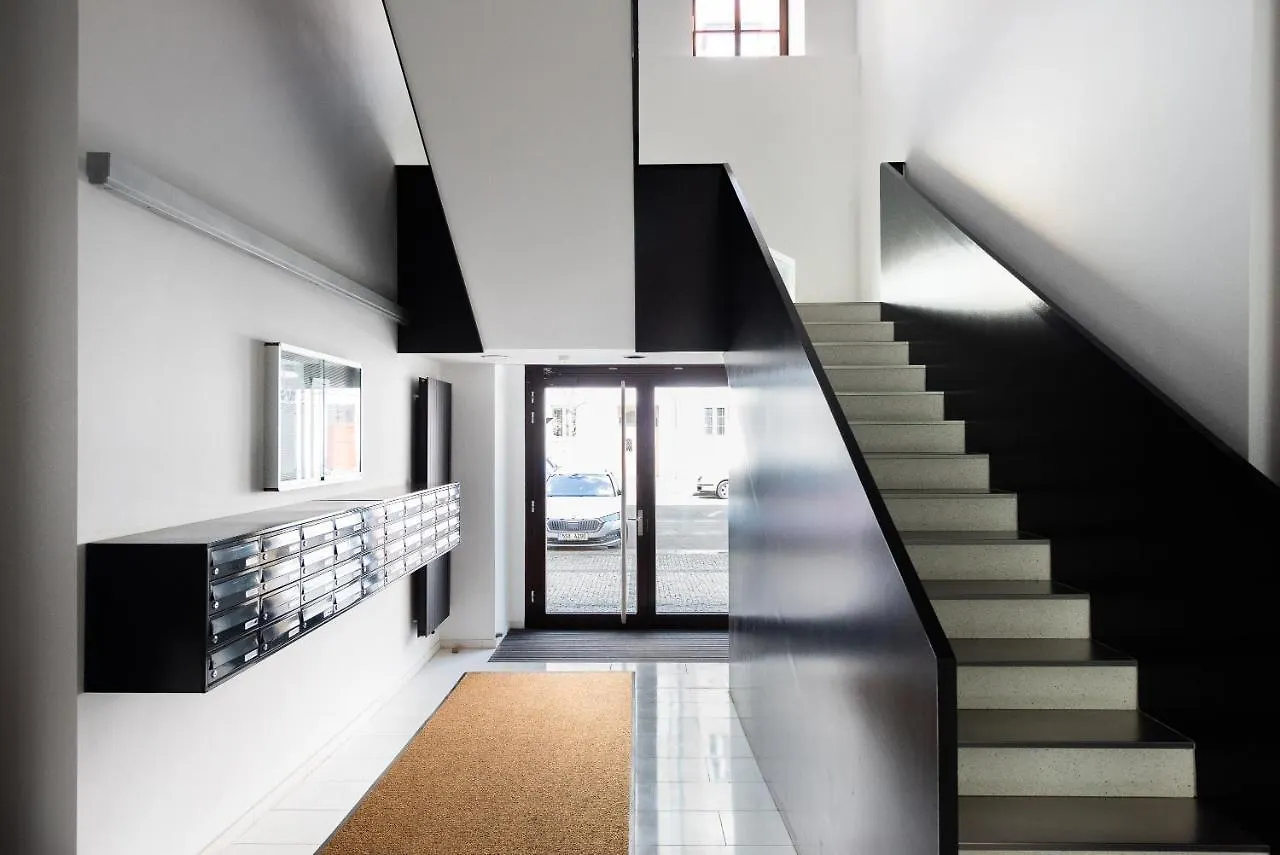 Apartment With 4 Bedrooms Prag